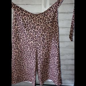 Material G. Size M Women Capri Pants Cheetah Print